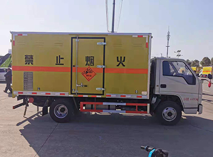 道里爆破器材运输车